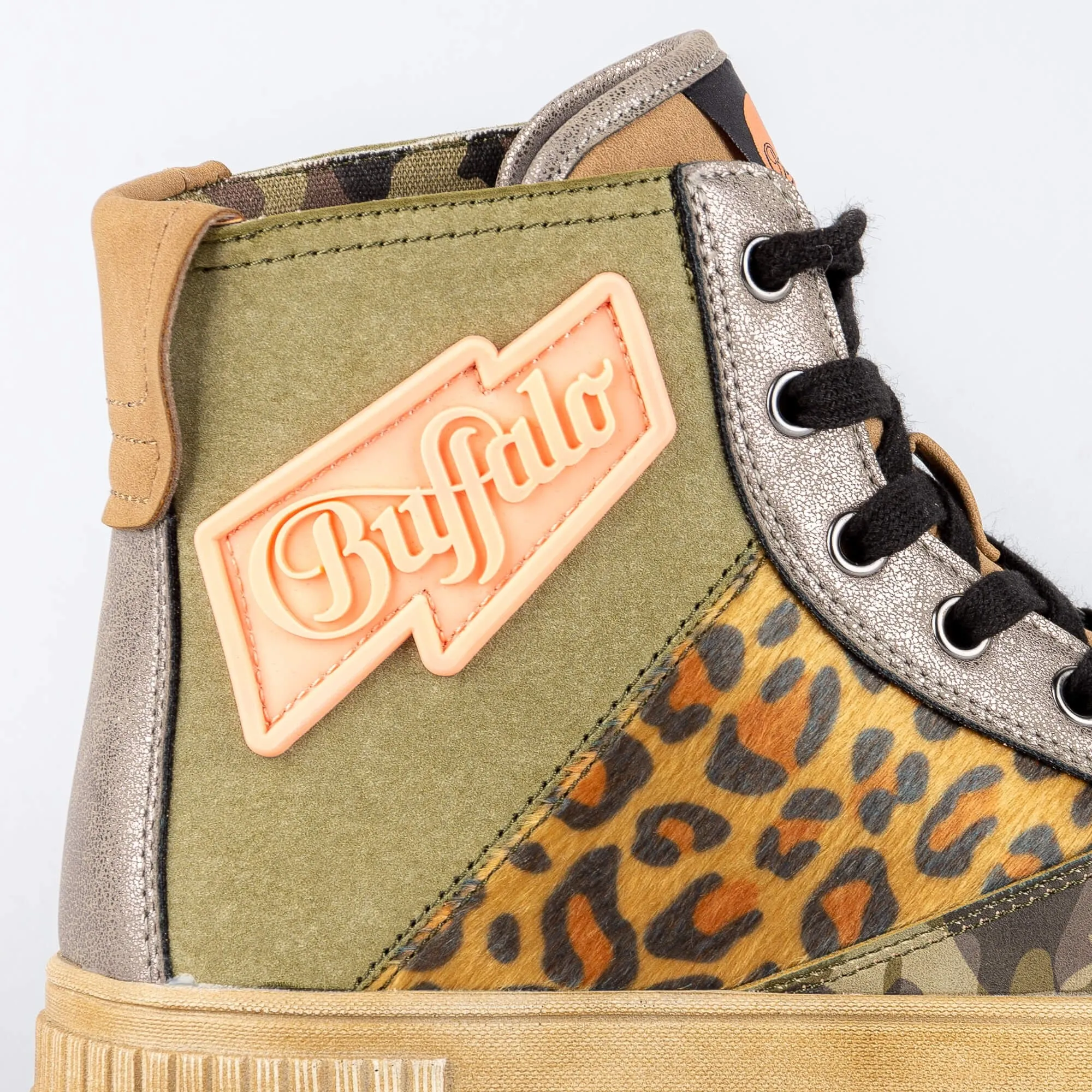 Buffalo Paired Laceup Hi Leo/Brown